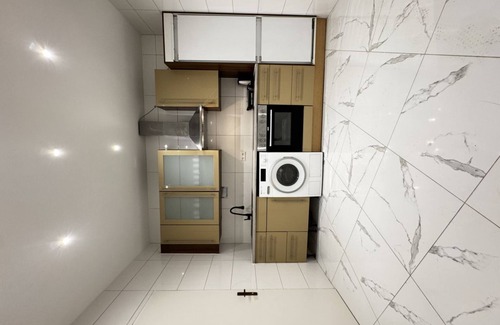 Liesing Apartment | Spacious Room in 4BR Apt, Near Kaufpark Alterlaa