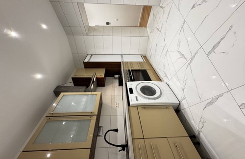 Liesing Apartment | Spacious Room in 4BR Apt, Near Kaufpark Alterlaa