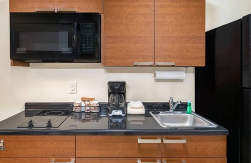 Gleneagle Hotel | Spacious Room with Full Kitchen Ideal for Pet Owners and Explorers