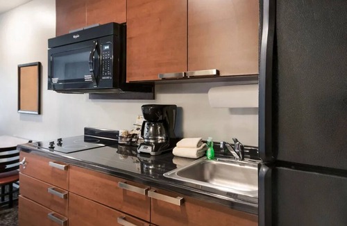 Gleneagle Hotel | Spacious Room with Full Kitchen Ideal for Pet Owners and Explorers