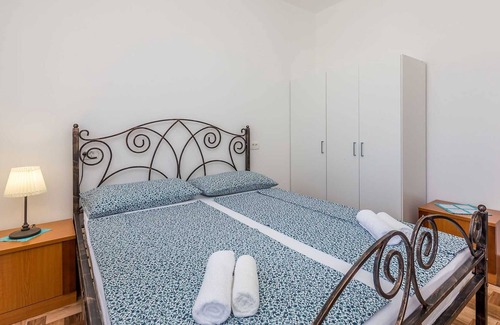 Poljica House | Spacious rustic holiday house PLOVANIJA