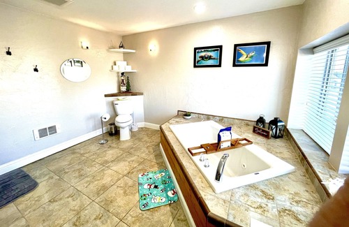 Hamilton Apartment | Spacious Rustic Loft