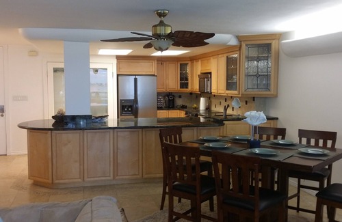 Crown Point Condo | Spacious Sail Bay View Condo