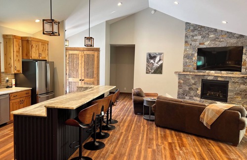 Seeley Lake House | Spacious Seeley Lake luxury home 4-BDR, 4 bath. Snowmobiler/Adventurer paradise