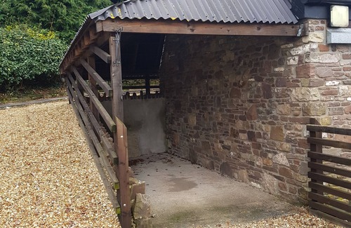 Llanfoist Apartment | Spacious self-contained apartment with private access