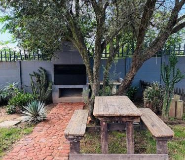 Kempton Park Apartment | Spacious stay-in bachelor apartment