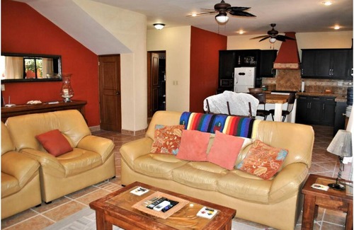 Loreto House | Spacious, steps to the beach, Casa Isla Del Carmen