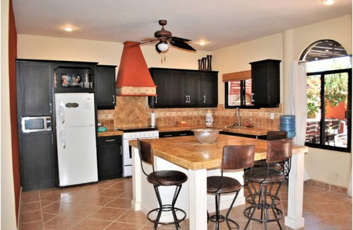 Loreto House | Spacious, steps to the beach, Casa Isla Del Carmen
