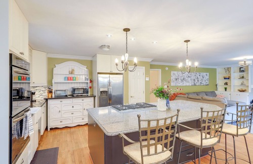 Stockbridge House | Spacious Stockbridge Manor: Pool Table, 2 Kitchens