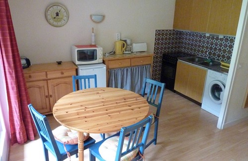 Saint-Jean-dʼAulps Apartment | Spacious studio at the slopes with parking and balcony