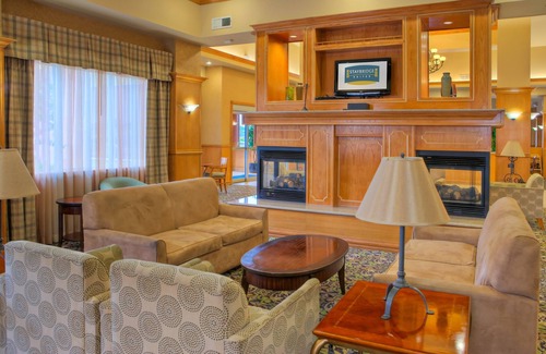 Bonanza Apartment | Spacious Studio Near LRD | Shared Hot Tub + Daily Free Breakfast