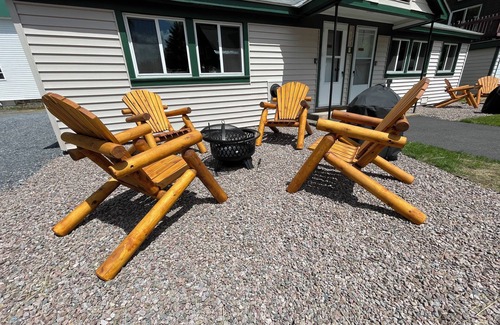 Old Forge Cottage | Spacious Studio with Kitchenette, Sitting Area and Full Bath!
