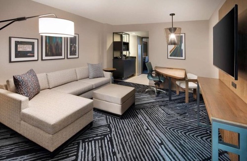 San Rafael House | Spacious suites near Marin County Civic Center !