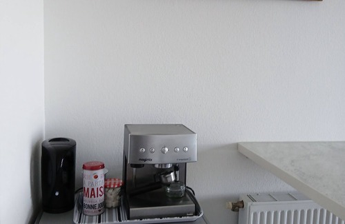 Toulouse North Apartment | Spacious T3 Balcony Private Parking, 5 minutes from the metro to downtown!