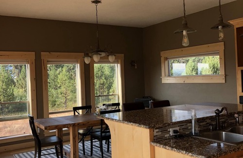 Tamarack House | Spacious Tamarack Lake-view Cabin, sleeps 12 w private hot tub and golf hole