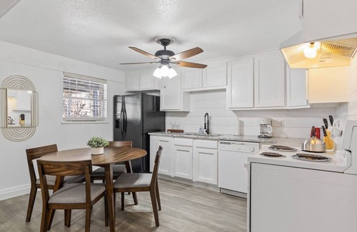 Fort Worth House | Spacious TCU 2 Living Rooms, 4 Bedroom, 3 Bath Charming home