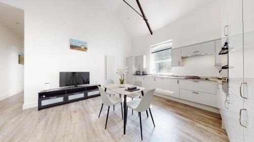 Abertillery Apartment | Spacious three bedroom apartment with Valley views