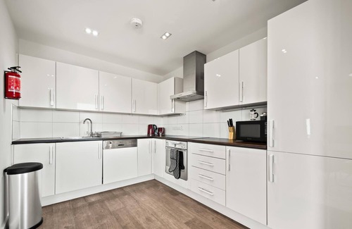 Hoxton Apartment | Spacious Three Bedroom Apartment in Hoxton