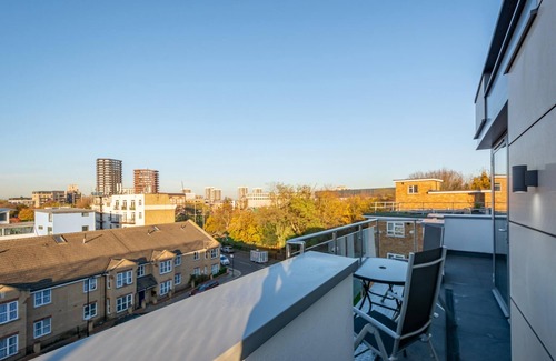 Hoxton Apartment | Spacious Three Bedroom Apartment in Hoxton