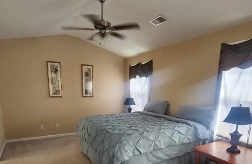 Bluffton House | Spacious Townhouse in Bluffton Overlooking Lake.
