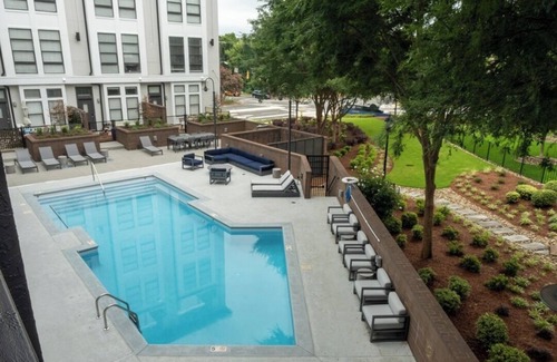 First Ward House | Spacious Townhouse in the Heart of Uptown