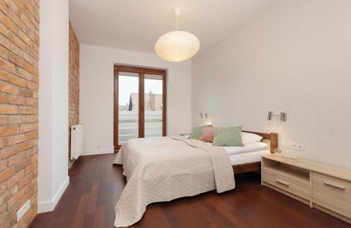 Wawer House | Spacious Two-Story 4-Bedroom House with Parking and Garden in Warsaw by Noclegi Renters