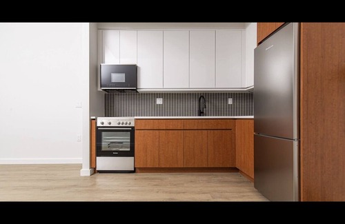 Mott Haven Condo | Spacious Unit in New Luxury Building