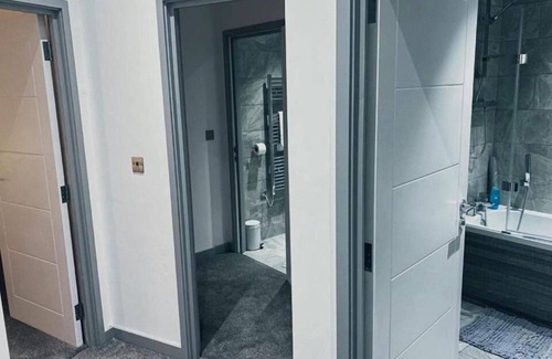 Doncaster Apartment | Spacious Urban City Apartment