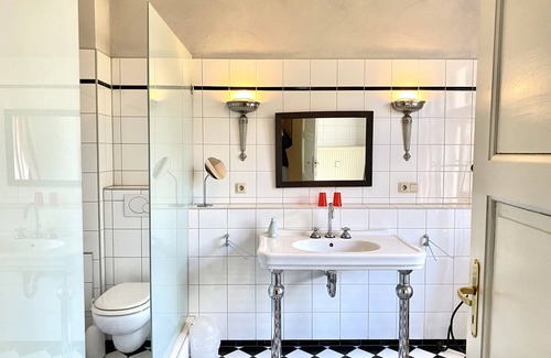 Rerik Other | Spacious vacation apartment in a manor house near the Baltic Sea