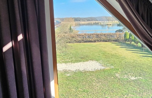 Niepolomice Villa | Spacious villa with 5 bedrooms and WiFi, AC near lake and forest