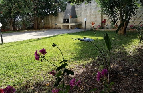 Martano Villa | Spacious Villa "Travellito" with Wi-Fi, Garden & Terrace