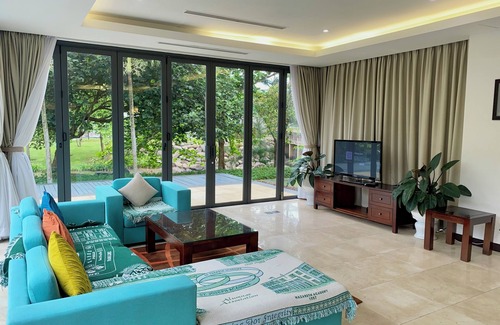 Ngu Hanh Son Villa | Spacious Villa With Private Pool - E17