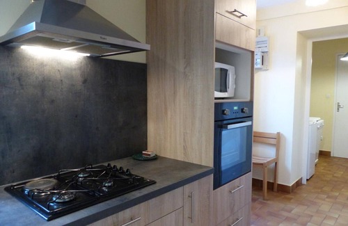 La Guillermie Cottage | Spacious Village Cottage with Garden, Near Vichy - Sleeps 14, Pet-Friendly, with Modern Amenities