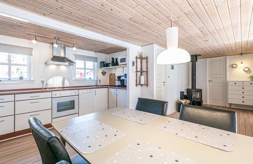 Ronne House | Spacious, well-equipped vacation home with a beautiful, enclosed garden.