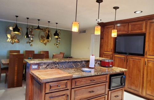 El Paso House | Spacious west el paso 19 minutes from Fort Blss & Airport sleeps 8, pet welcome