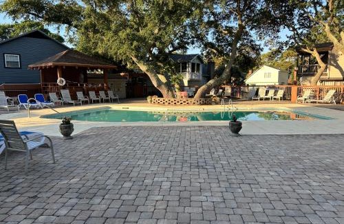 Windy Hill House | Spacious WH Cottage- 6 Bds- Pool- Block 2 Beach by myBeach Vacation Rentals