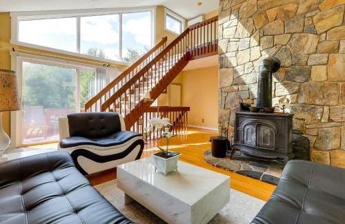 Woodbury House | Spacious Woodbury Home with Pool and Hot Tub!