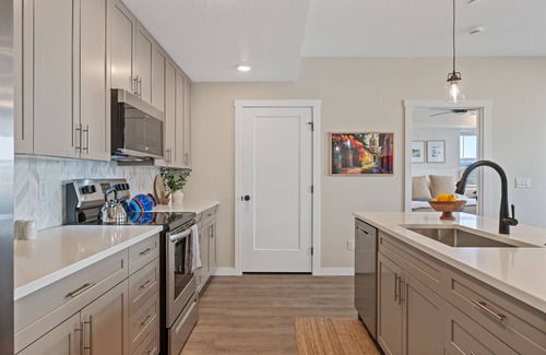 St. George Condo | Spanish Rivera: Desert Color Lagoon + Beaches