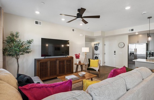 St. George Condo | Spanish Rivera: Desert Color Lagoon + Beaches