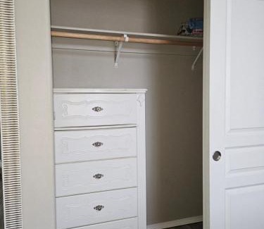 Pasco House | spare private luxury room