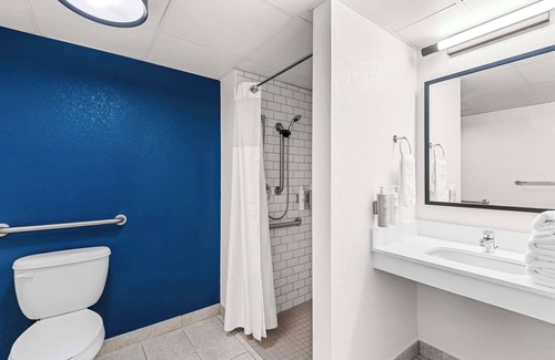 Cedar Falls Hotel | Spark by Hilton Cedar Falls