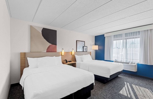 Cedar Falls Hotel | Spark by Hilton Cedar Falls