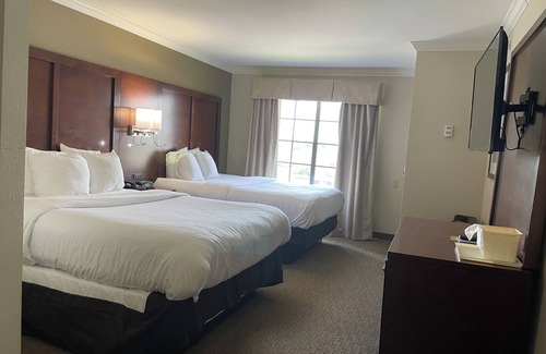 Forest Park Hotel | Spark by Hilton Cincinnati Fairfield