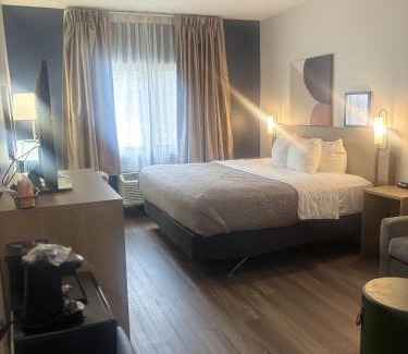 Lakewood Hotel | Spark by Hilton Lakewood Denver Southwest