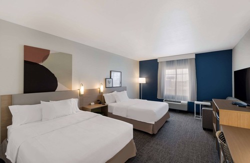 Midland Hotel | Spark by Hilton Midland South