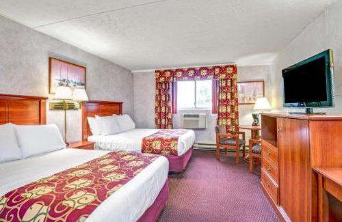 South Portland Hotel | Spark by Hilton Portland Airport Maine Mall