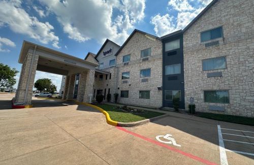 Round Rock Hotel | Spark by Hilton Round Rock
