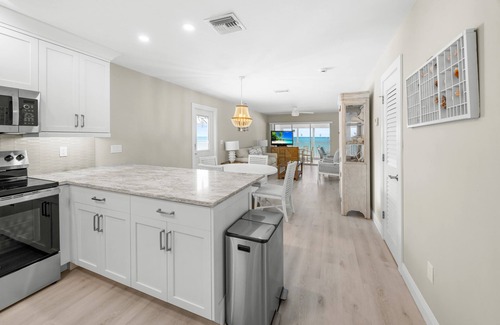 Sanibel Condo | Sparkling Views from this two bedroom, two bathroom Gulf Front Sandy Bend 8