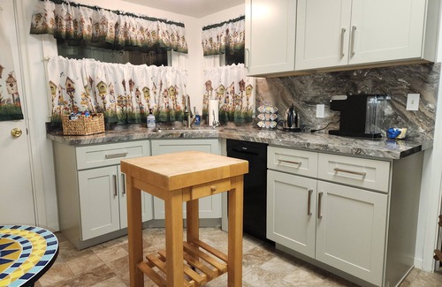 Sparks House | Sparks/Reno Cozy Cottage