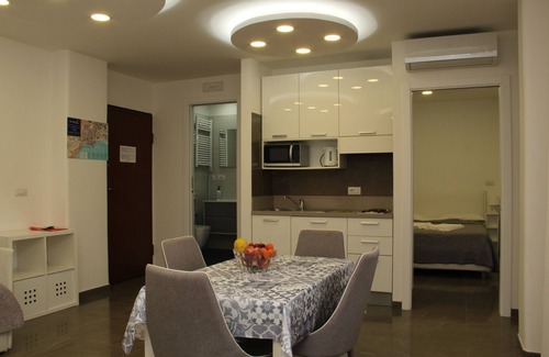 Historical Center Apartment | Spazioso appartamento vicino l' aeroporto.